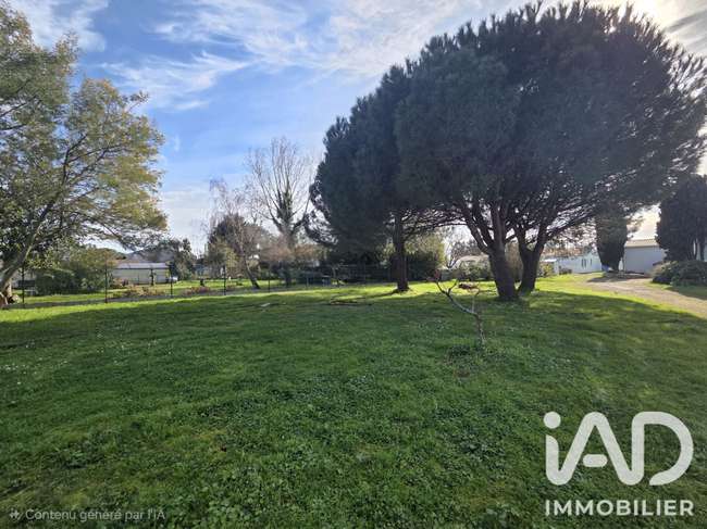 Maison 695 m² · au Château-d'Oléron · 695 m² · 110 000 €