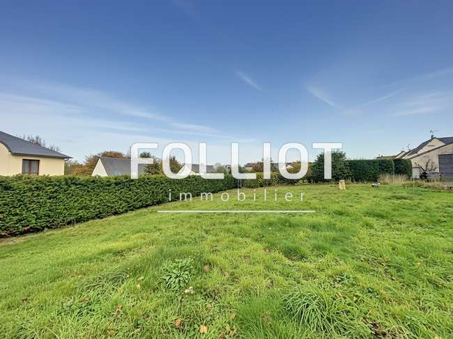 Terrain 800 m² · à Saint-Planchers · 800 m² · 86 500 €