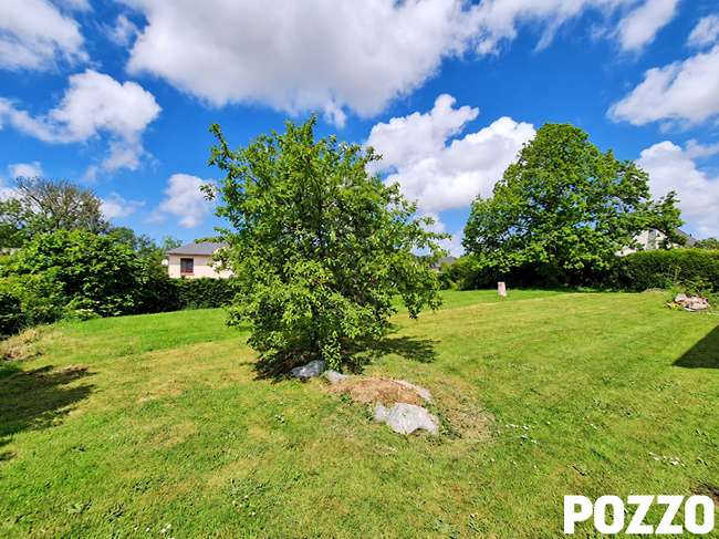 Terrain 802 m² · à Saint-Planchers · 802 m² · 89 500 €