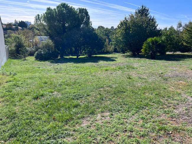 Terrain 916 m² · à Saintes · 916 m² · 119 900 €