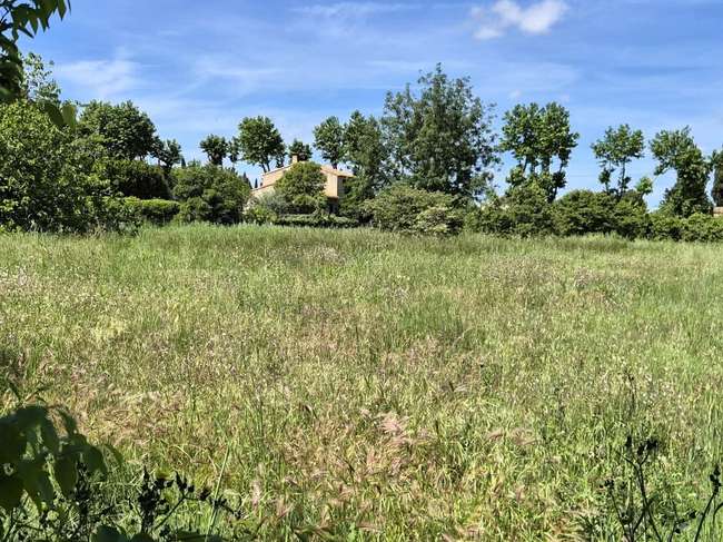 Terrain 2695 m² · à Thézan-des-Corbières · 2 695 m² · 219 000 €