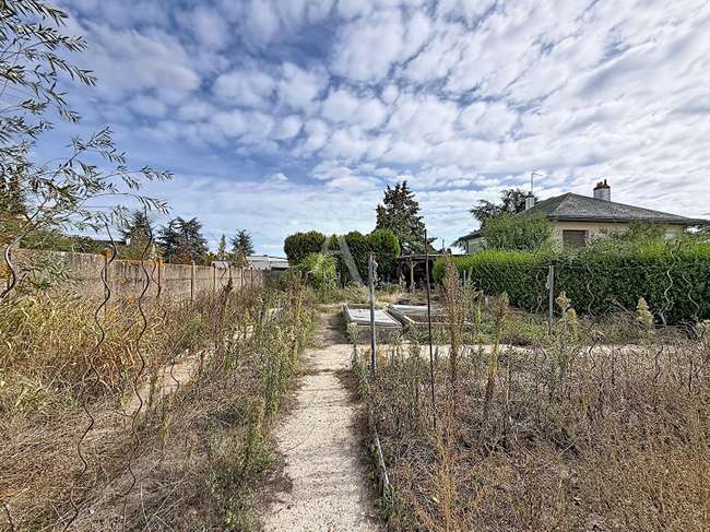 Terrain 880 m² · à Verrières-en-Anjou · 880 m² · 156 300 €